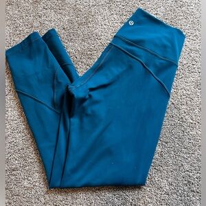 Lululemon Size 8
23 inch Inseam
GUC
